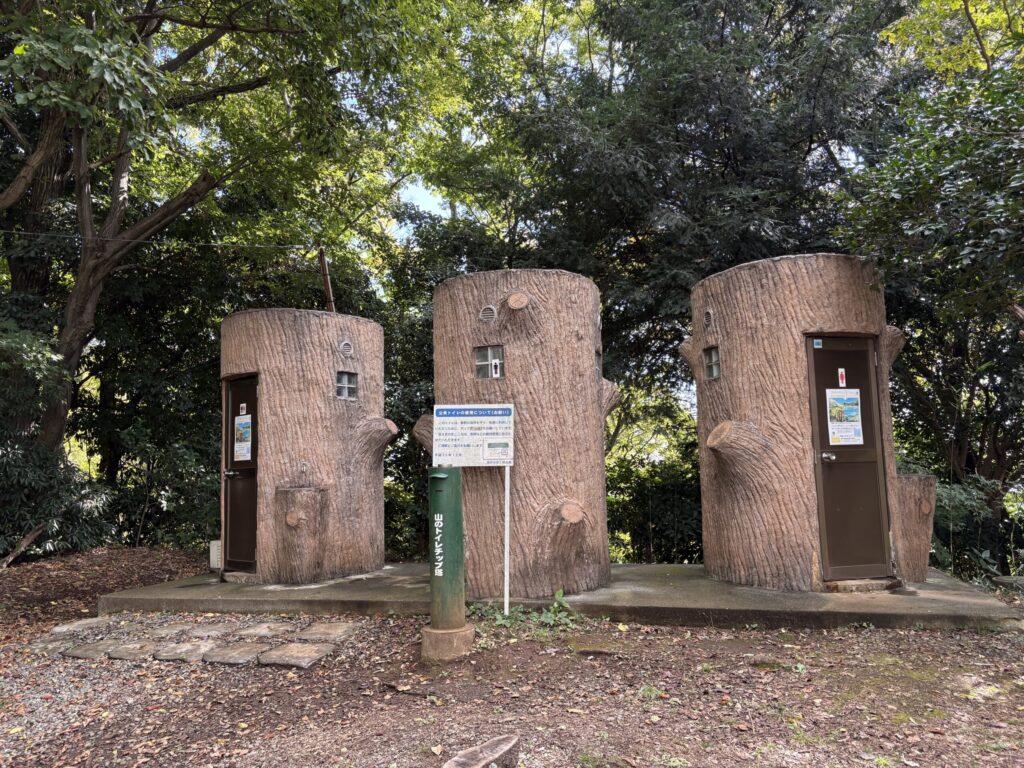 浅間山山頂付近のトイレ