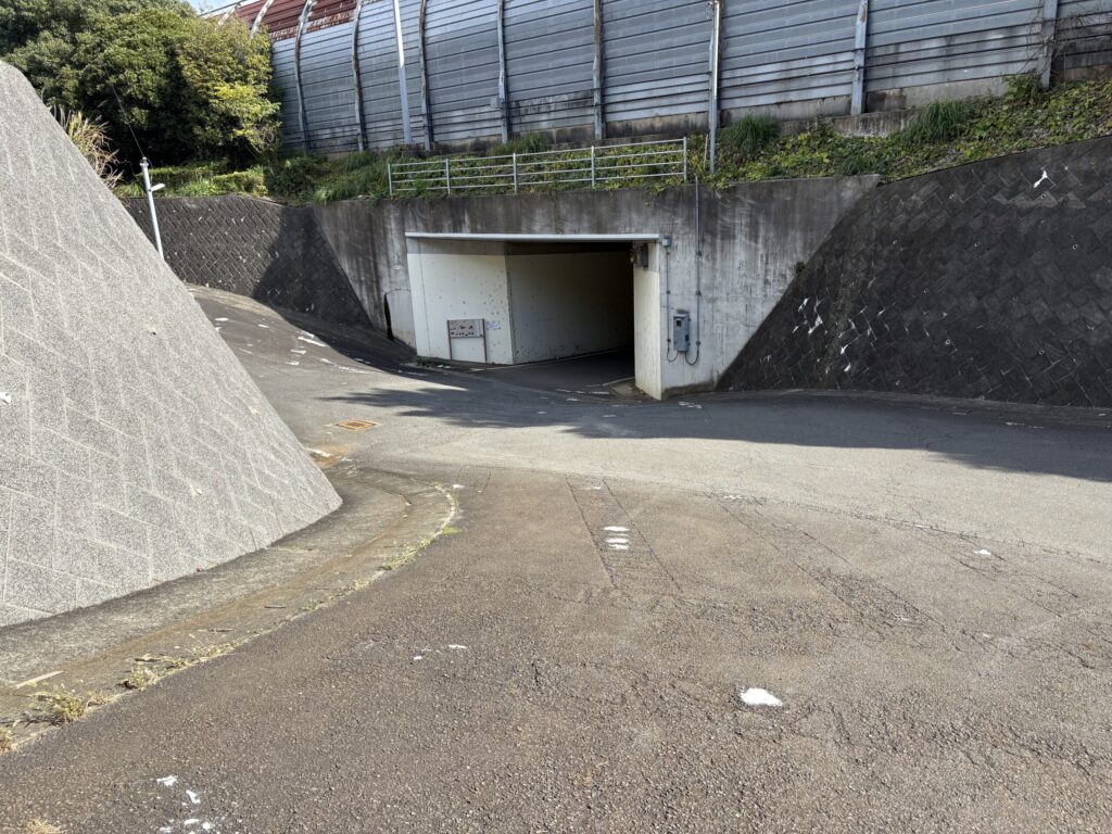 鶴巻温泉駅までの道1