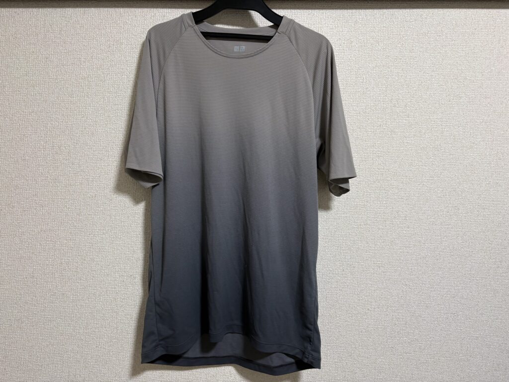 ユニクロのドライEXクルーネックTシャツの写真